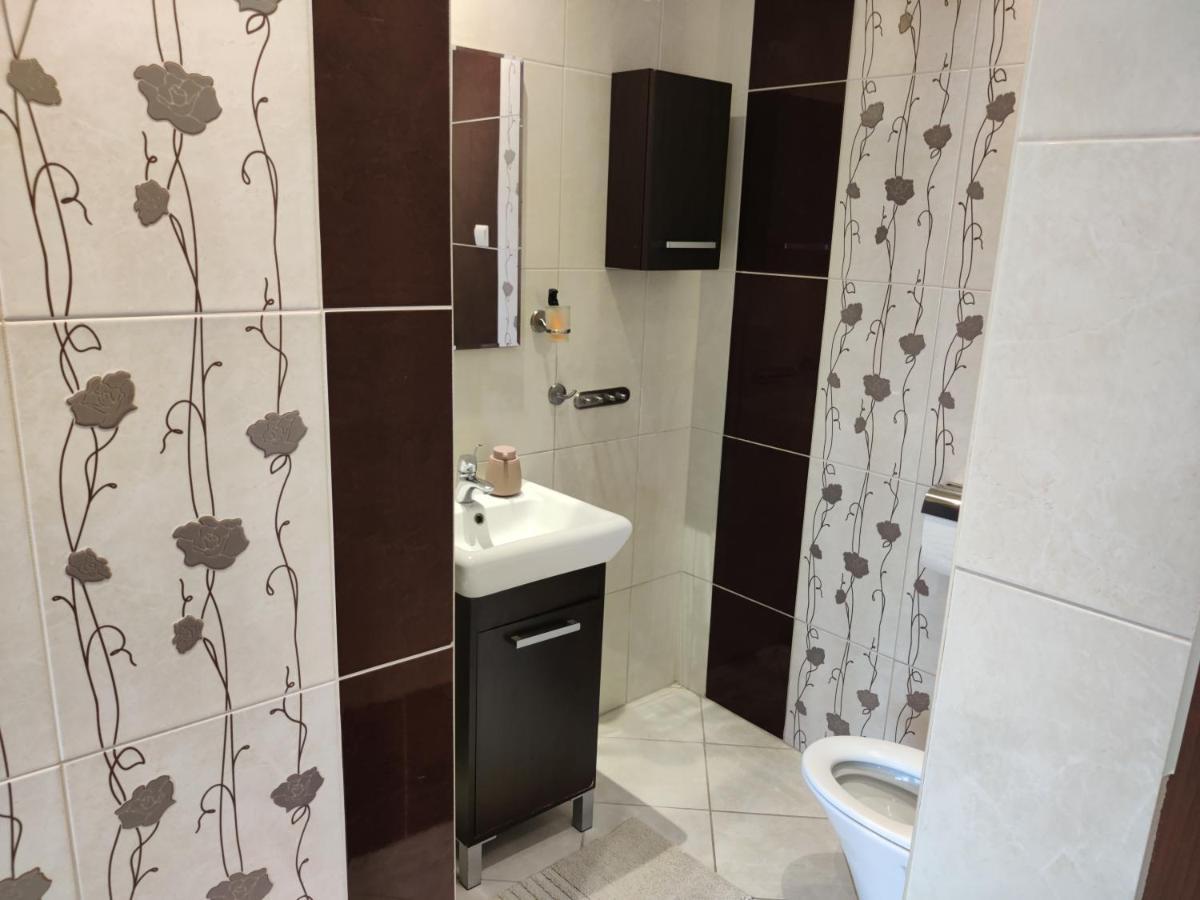 Luxury Villa 130 M2 Centrally 卡特琳娜霍尔姆 外观 照片