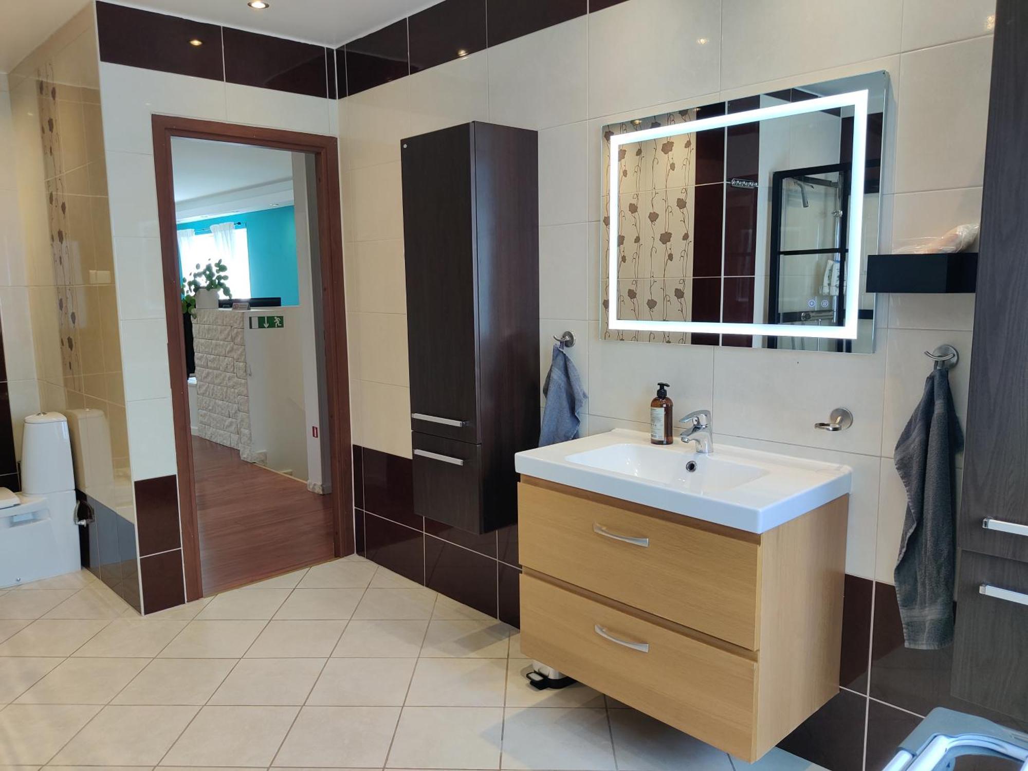 Luxury Villa 130 M2 Centrally 卡特琳娜霍尔姆 外观 照片