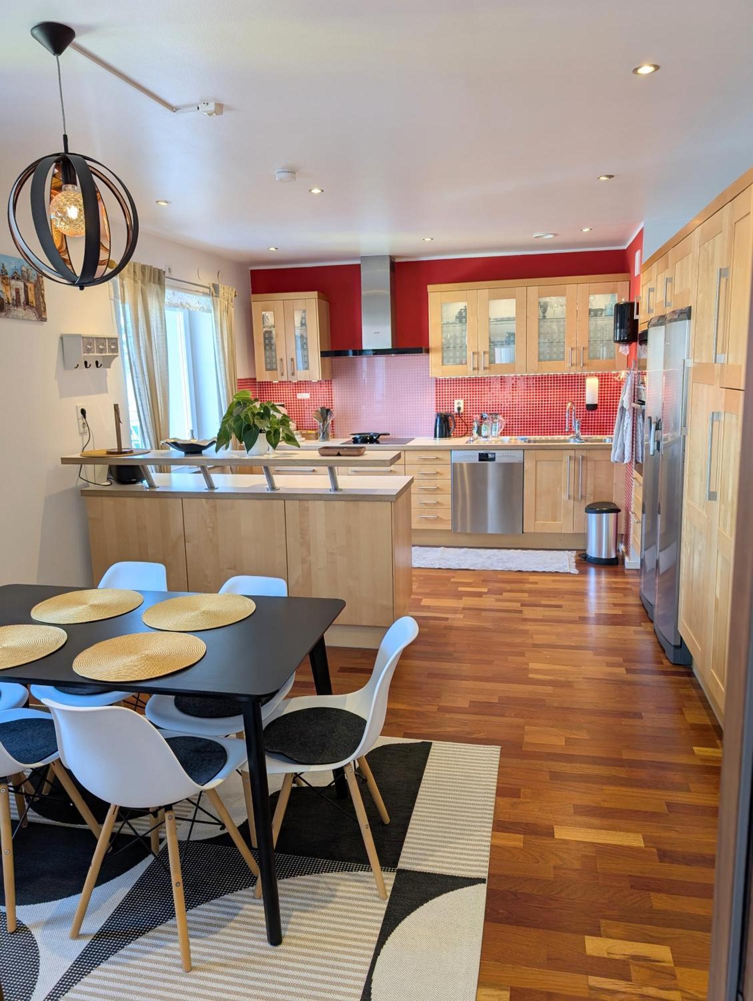 Luxury Villa 130 M2 Centrally 卡特琳娜霍尔姆 外观 照片
